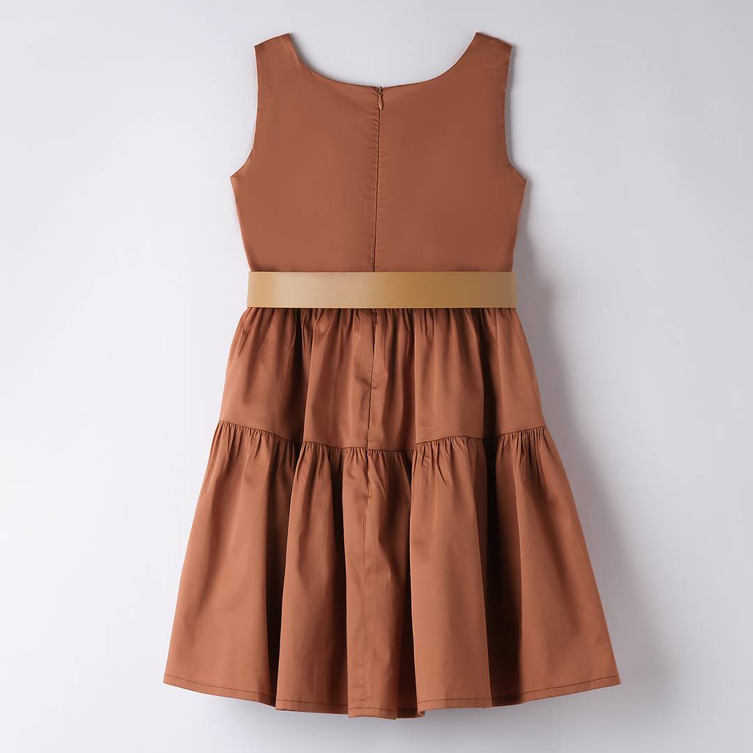 Abito Ido smanicato corto color terracotta con cintura