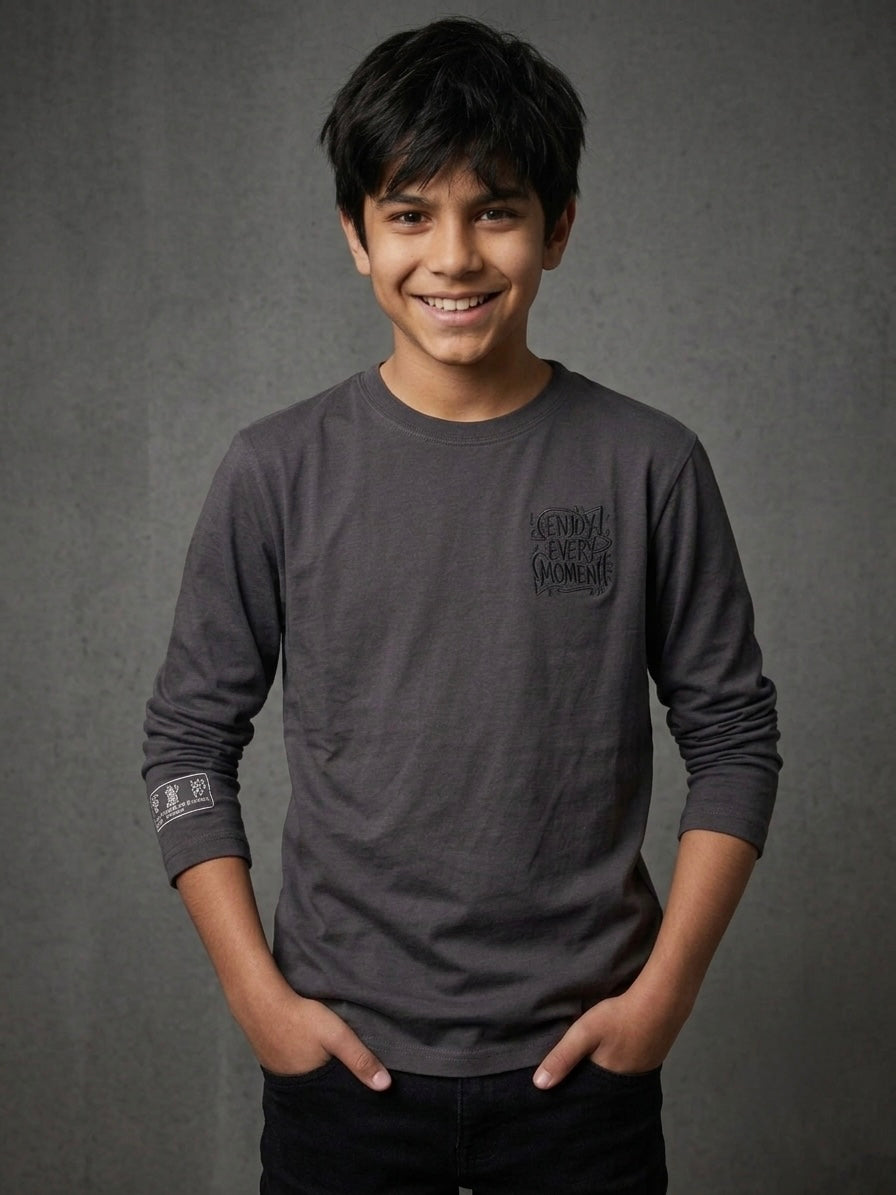 T-shirt Enjoy Manica Lunga da Ragazzo Grigio Antracite in Cotone Elasticizzato