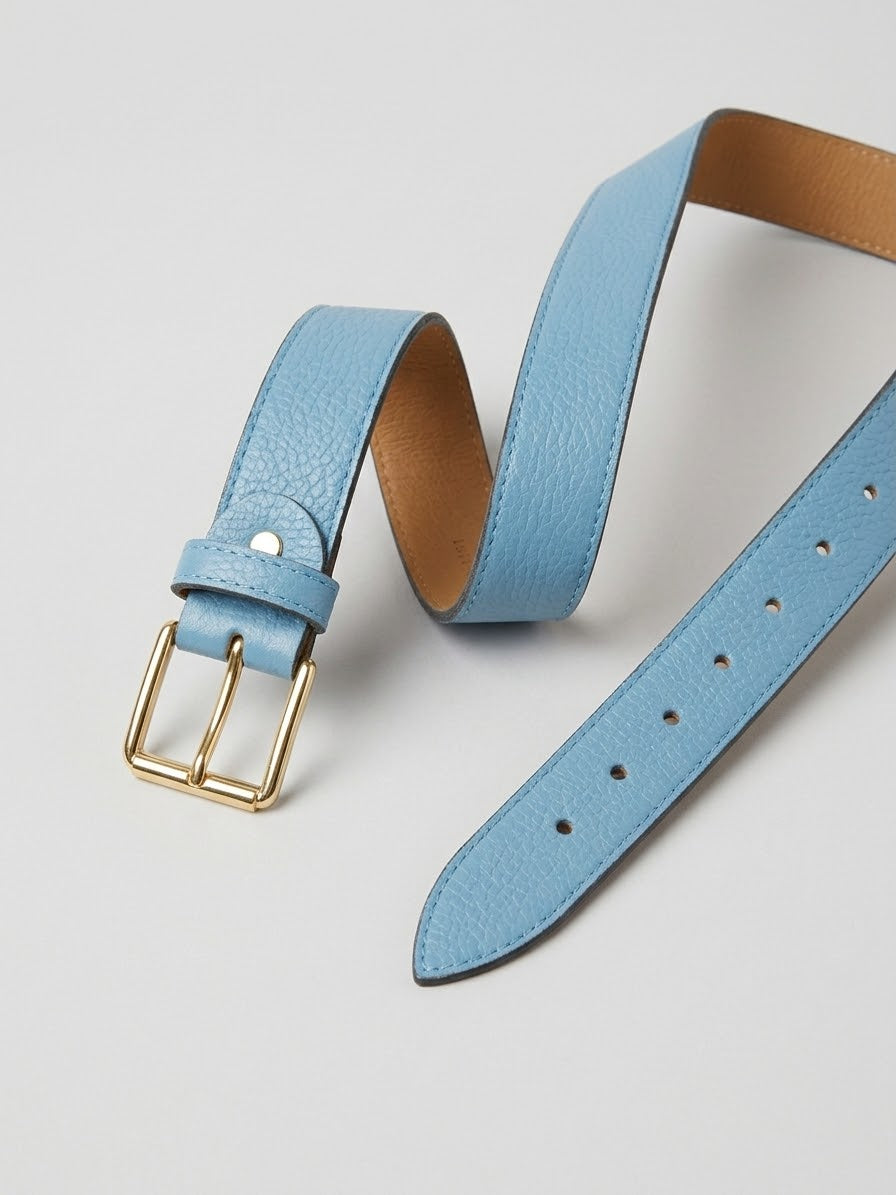 Cintura Donna Gemma in Vera Pelle Martellata Azzurro Polvere con Fibbia Dorata