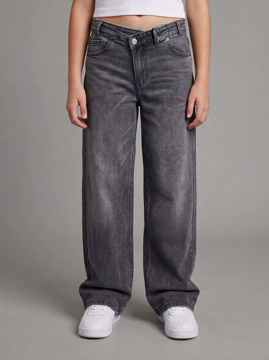 Jeans Wide leg chiusura assimmetrica vestibilità loose
