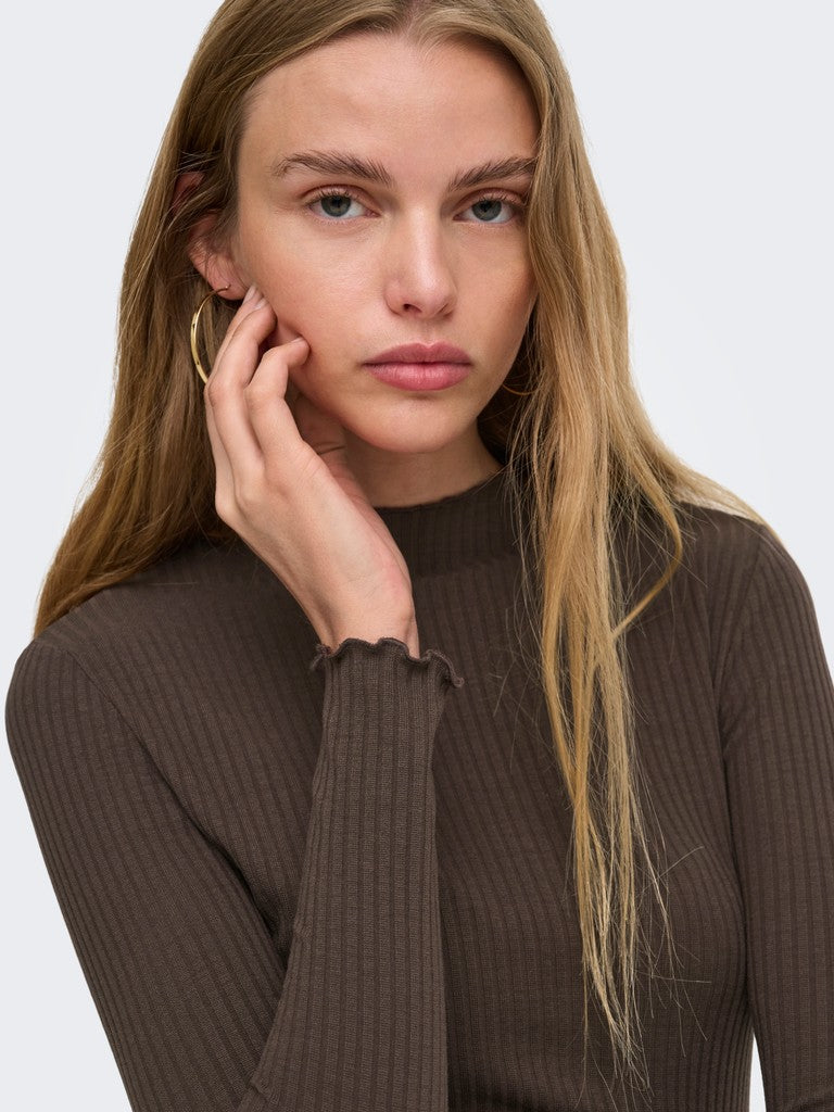 T-shirt Emma a costine a maniche lunghe cioccolato