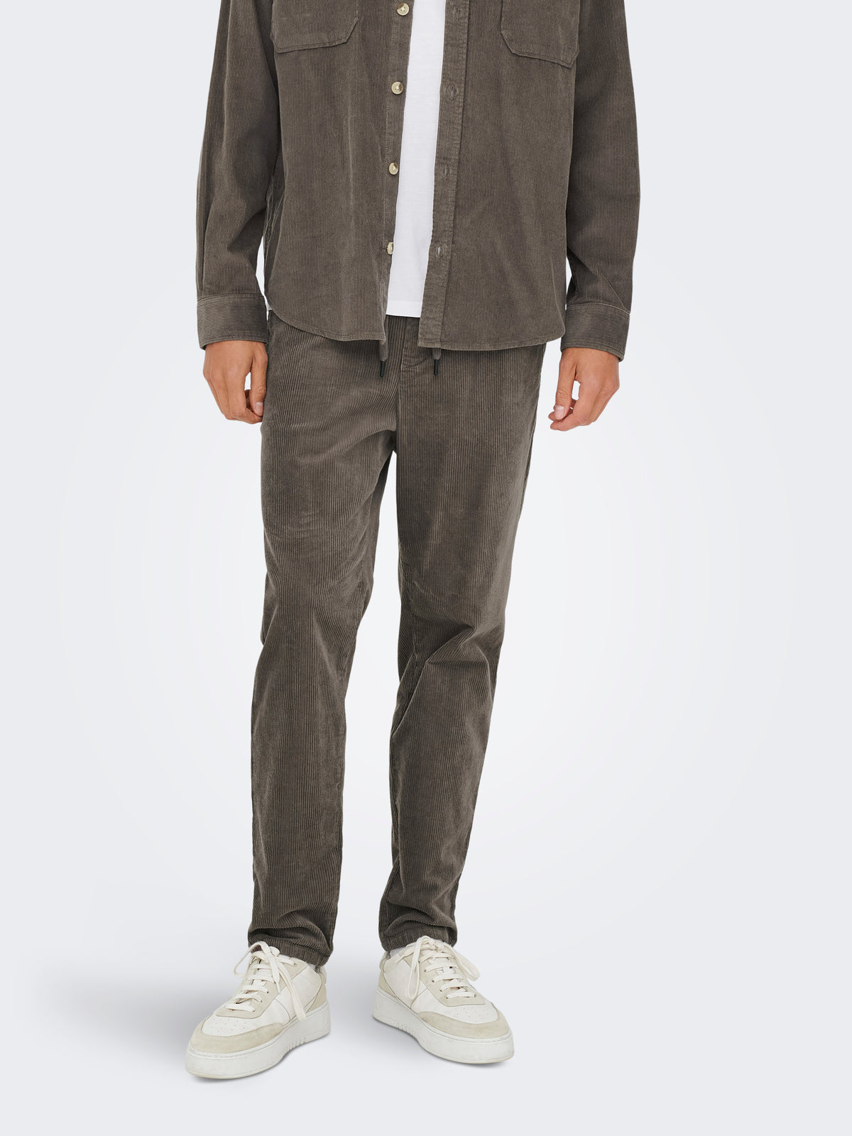 Pantaloni Only & Sons Linus in Velluto a Coste Tapered Fit Marrone Fango
