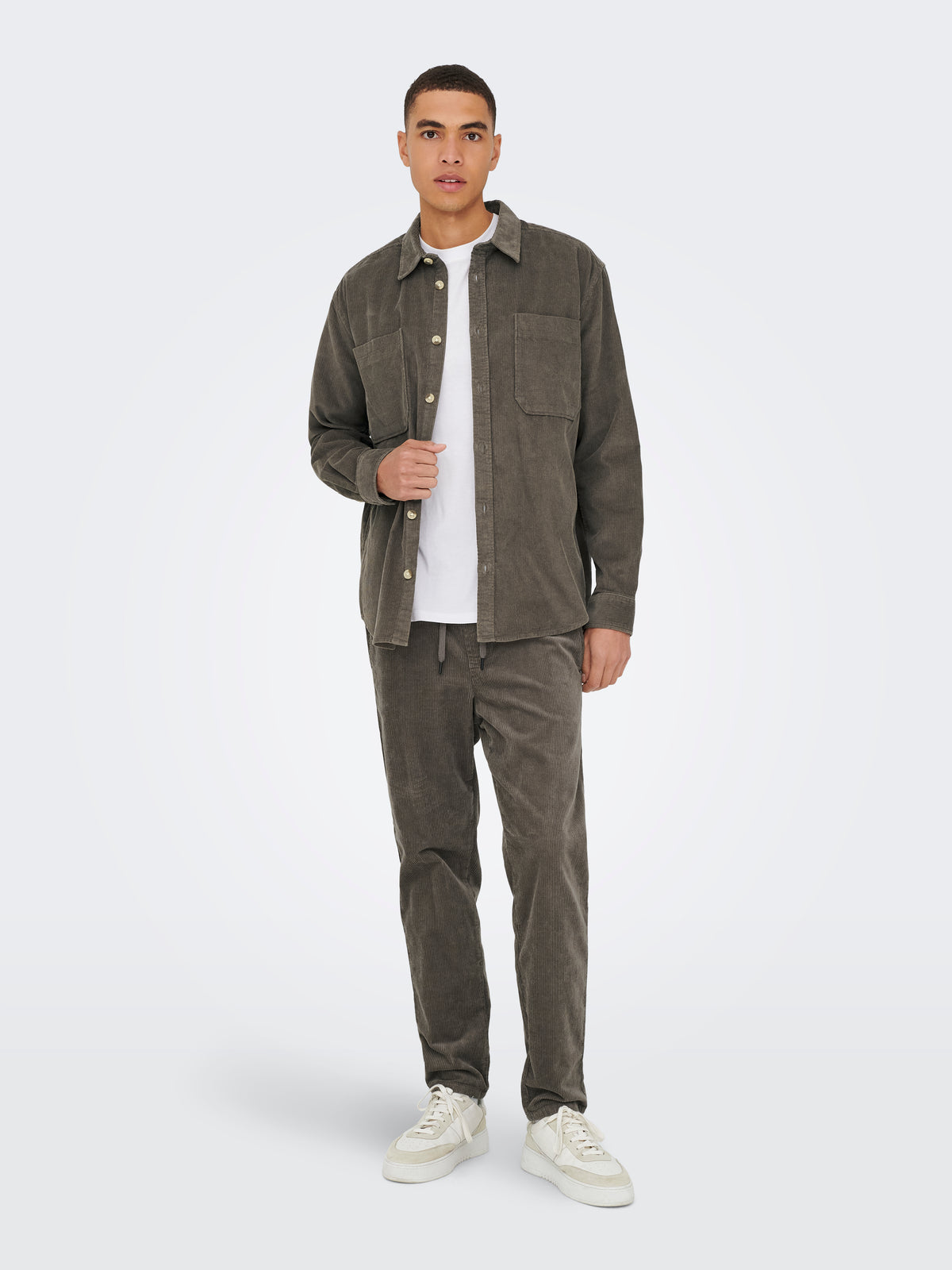 Pantaloni Only & Sons Linus in Velluto a Coste Tapered Fit Marrone Fango