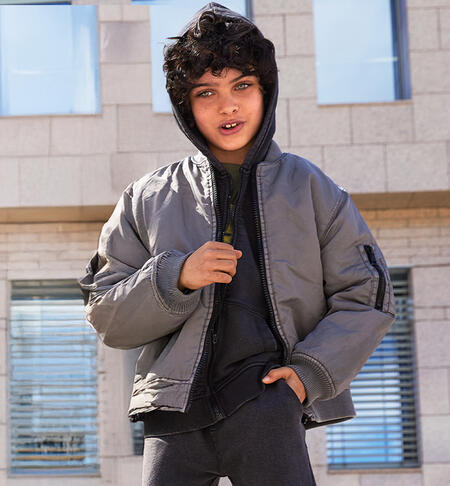 Bomber IDO over grigio