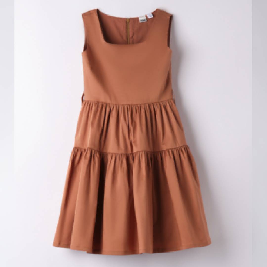 Abito Ido smanicato corto color terracotta con cintura