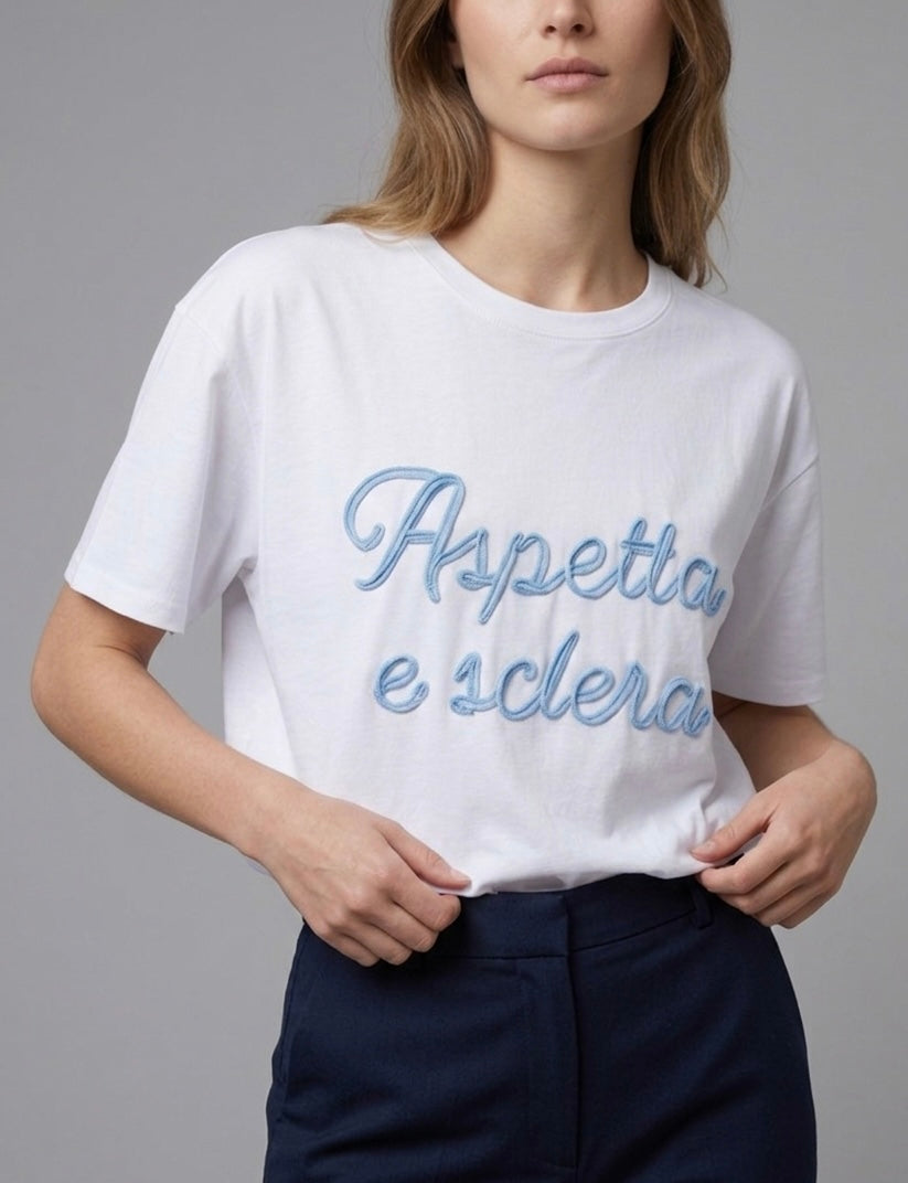 T-shirt ASPETTA E SCLERA ricamo big azzurro