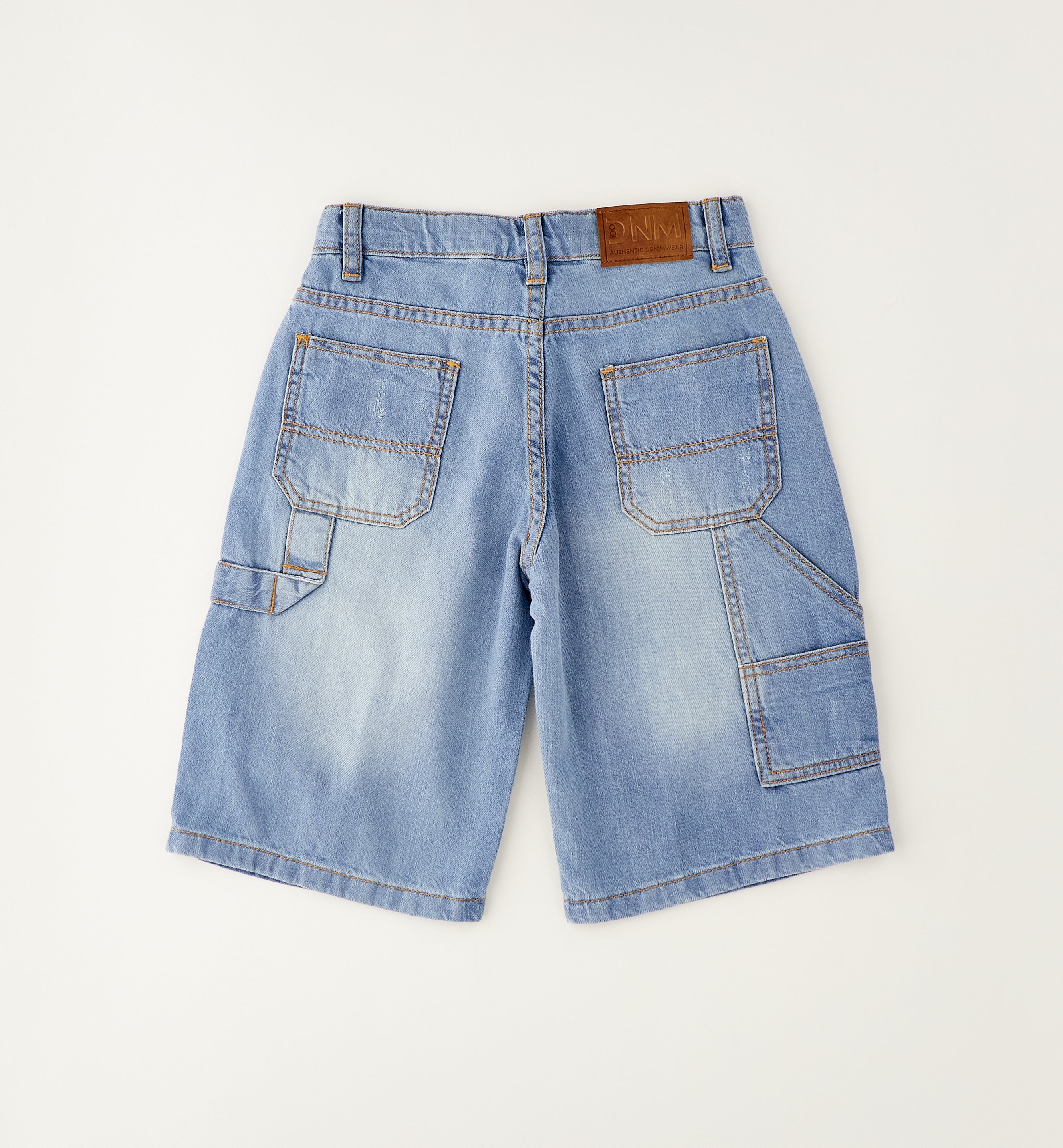 Bermuda Denim con Effetto Distressed Lavaggio Chiaro