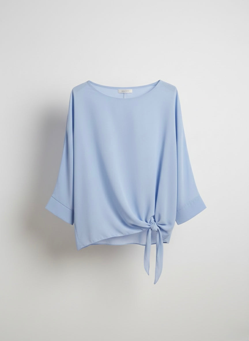 Blusa Sky Blue con nodo asimmetrico