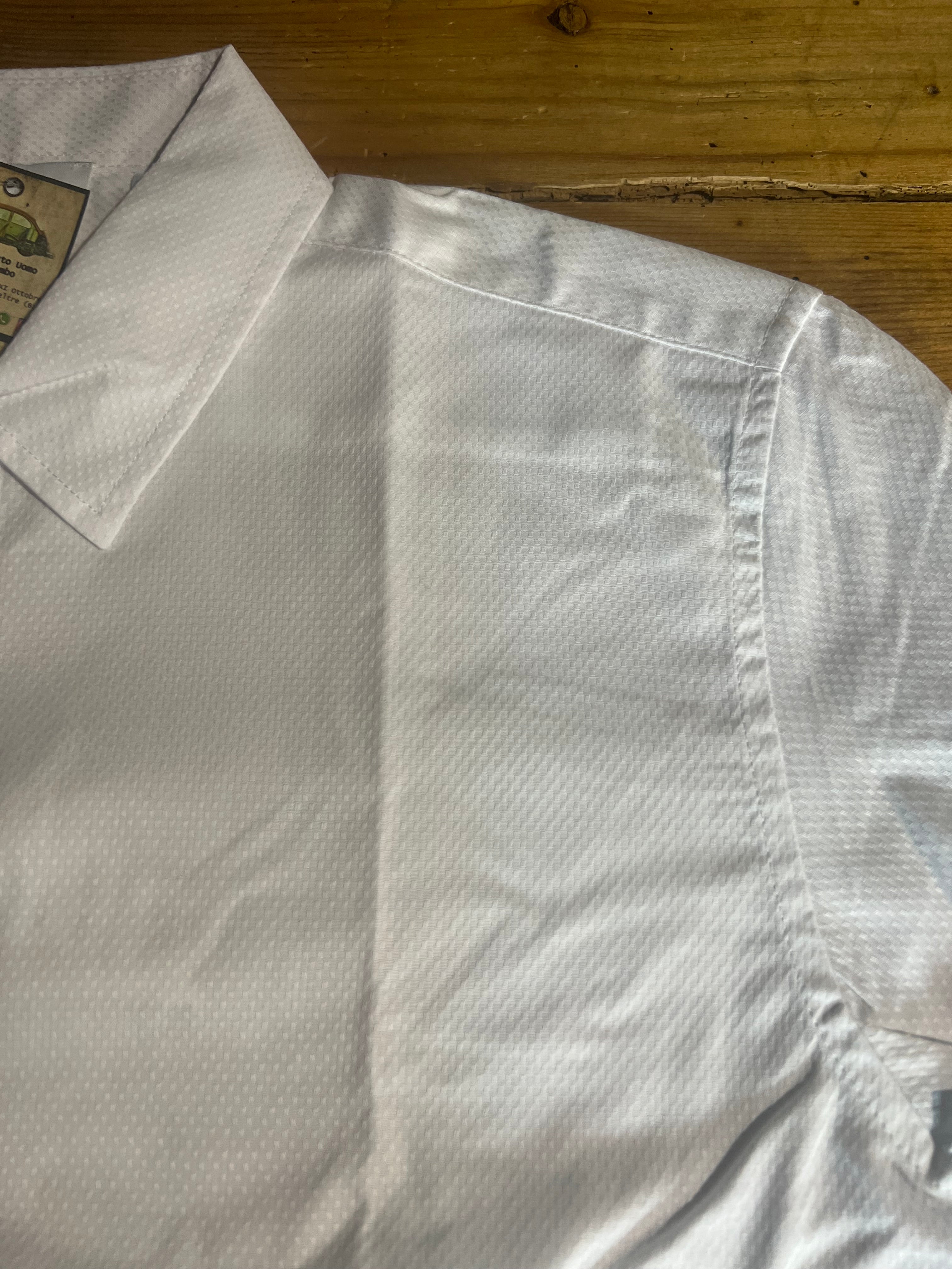 Camicia Bianca in Tessuto Operato Micro Texture